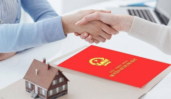 Vay thế chấp sổ hồng ngân hàng nào rẻ nhất